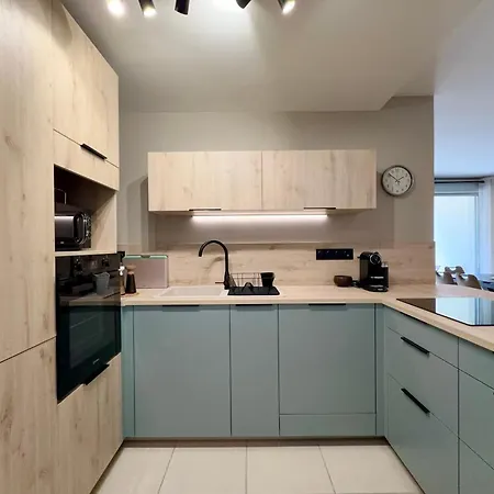 Apartment T4 5 Personnes A 300m Du